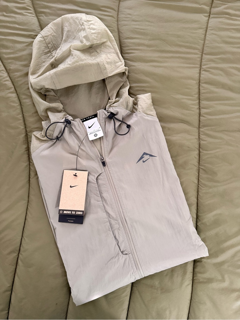 Nike Trail Running ⛰️ Men’s Light Stone Hooded Windbreaker Jacket